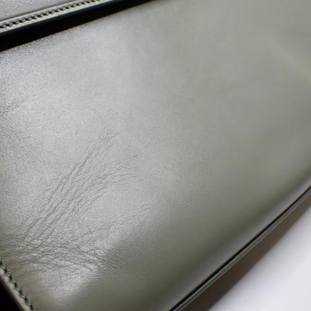 Saint Laurent Manhattan Shoulder Bag in Olive Green Leather - Picture 9 of 12